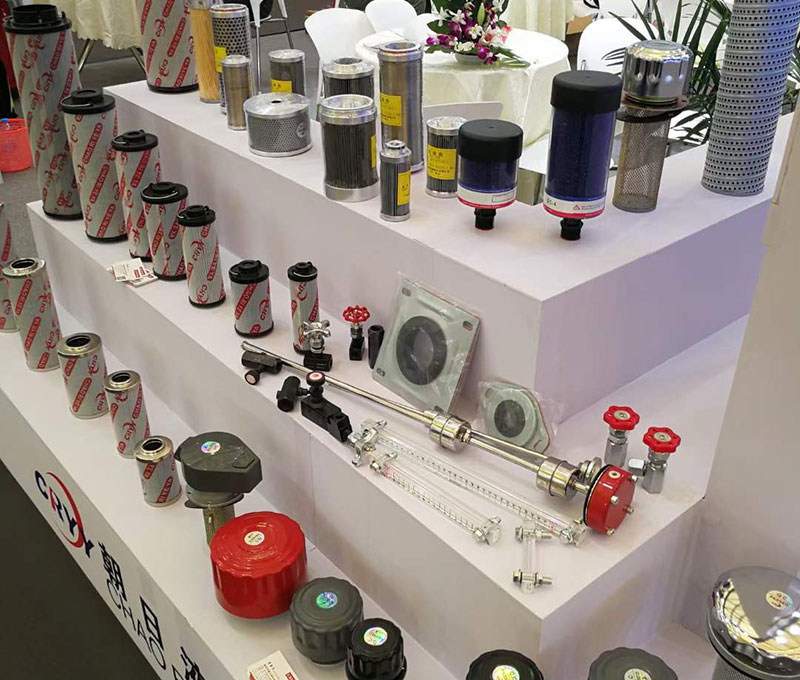 液压过滤器中常见的就是吸油过滤器、回油过滤器压力管路过滤器等等，使用过滤器的时候有很多的要求。那液压过滤器使用有哪些要求？SBOBET利记液压告诉你：